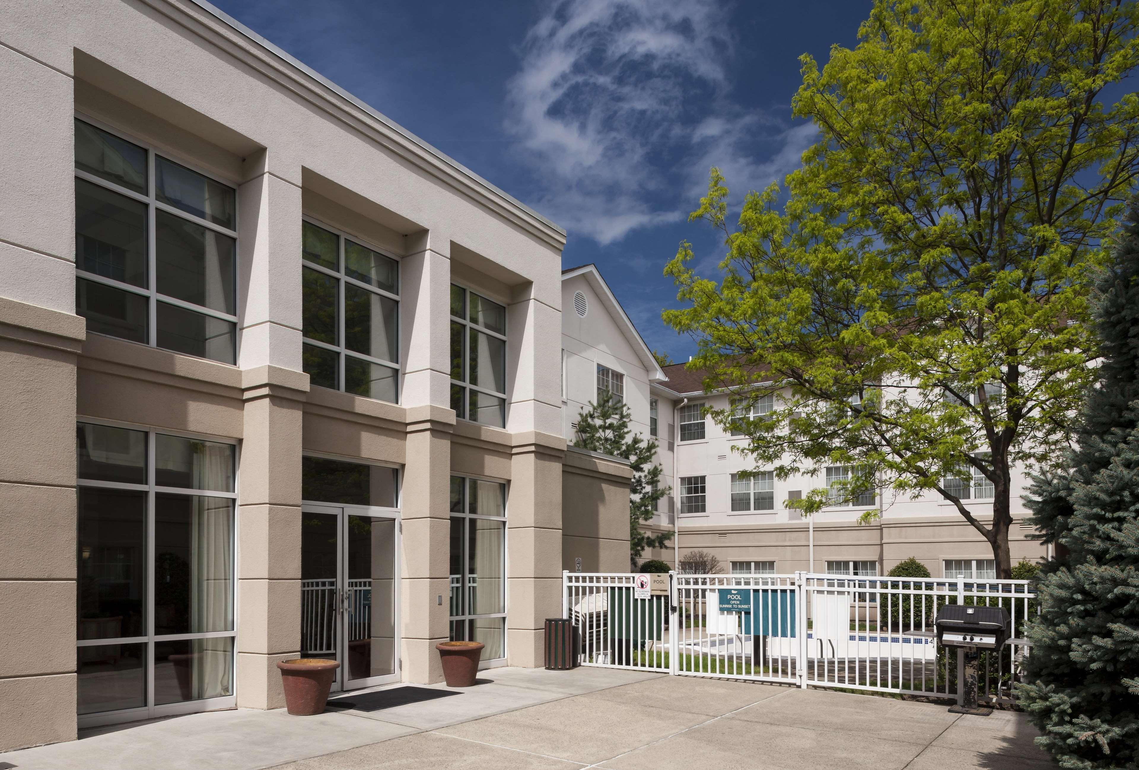 Homewood Suites By Hilton Newark-Cranford Exterior photo